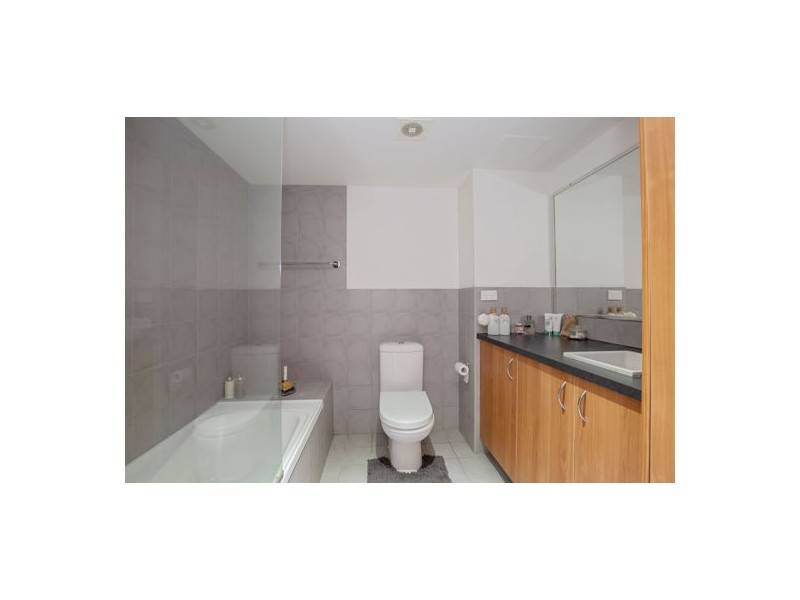 02/33 Clark St, Biggera Waters QLD 4216