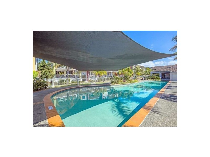 02/33 Clark St, Biggera Waters QLD 4216