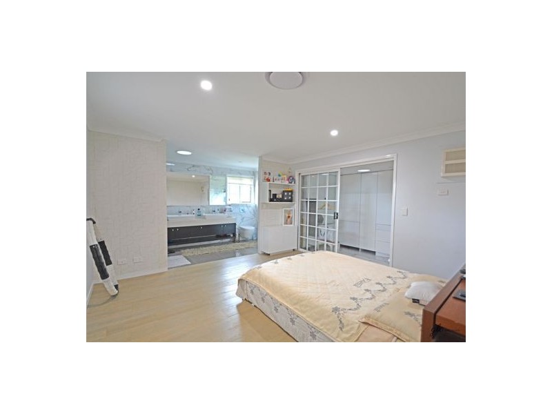 11 Bazille Place, Forest Lake QLD 4078