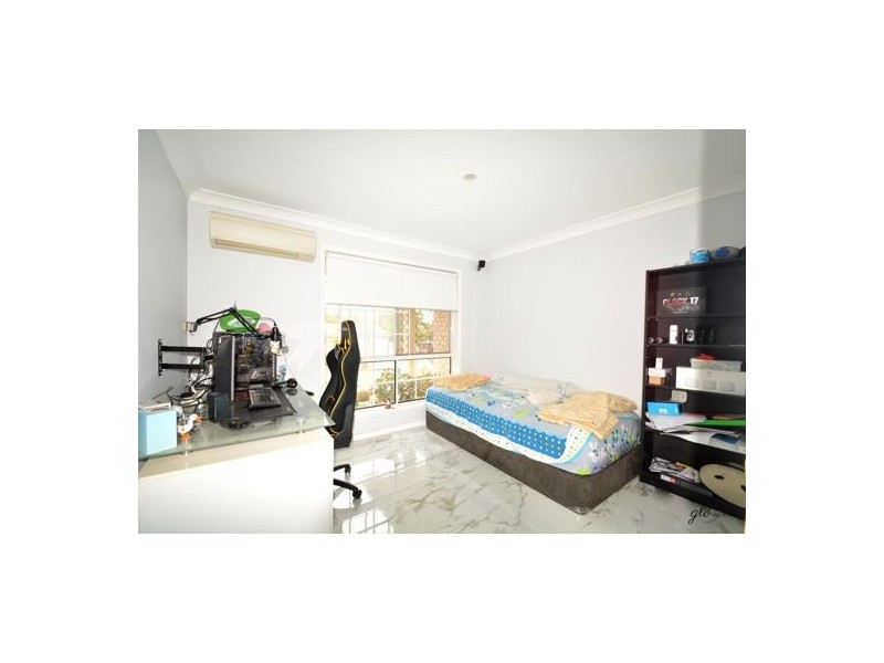 11 Bazille Place, Forest Lake QLD 4078