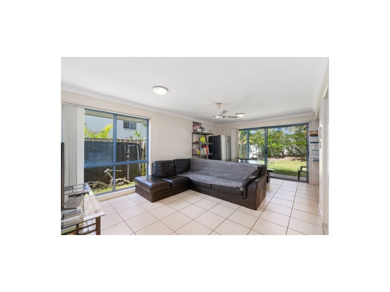 2/2 Studio Drive, Pacific Pines QLD 4211