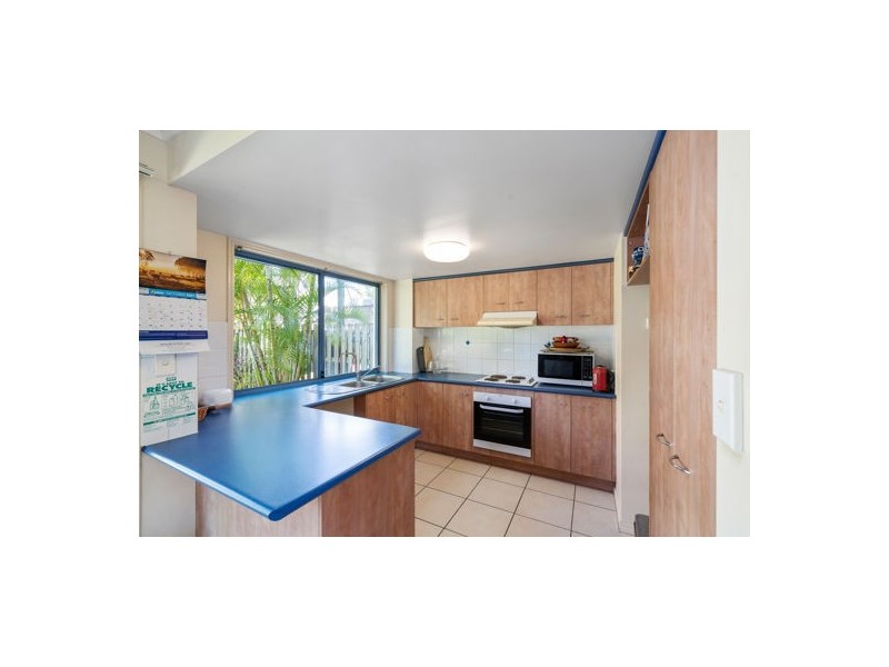 2/2 Studio Drive, Pacific Pines QLD 4211