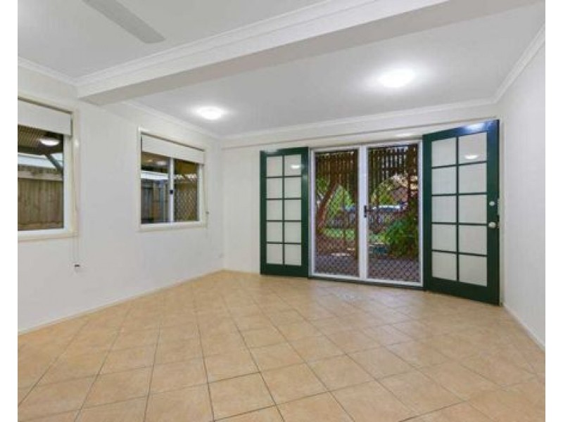 23 Landsdowne Street, Coorparoo QLD 4151