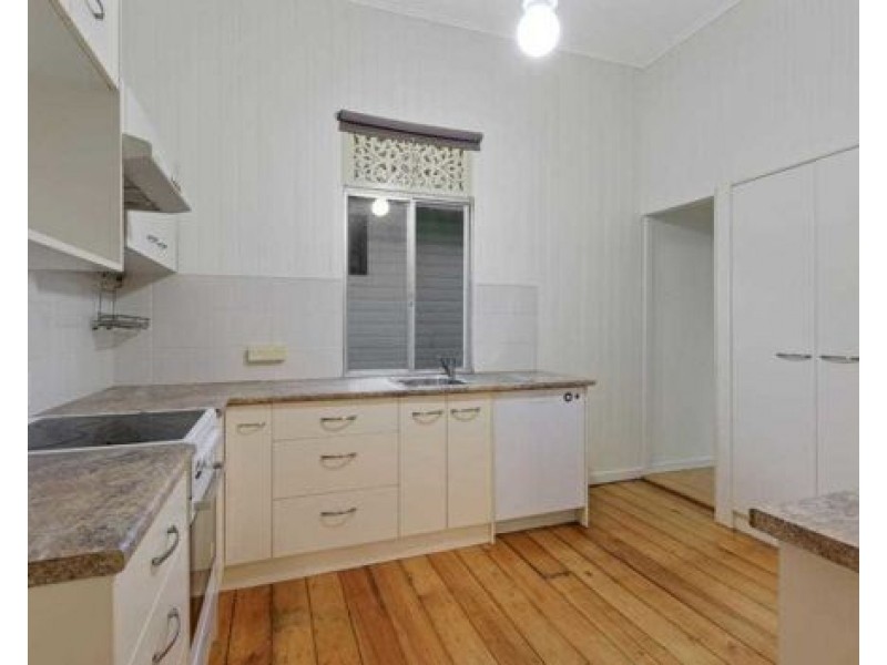 23 Landsdowne Street, Coorparoo QLD 4151