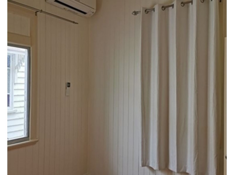 23 Landsdowne Street, Coorparoo QLD 4151