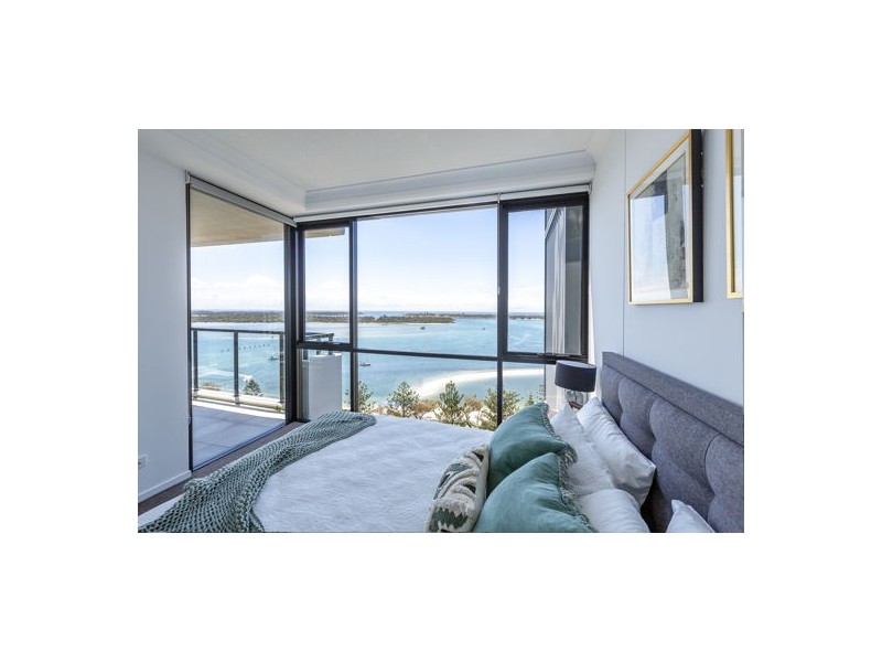 372 Marine Parade, Labrador QLD 4215