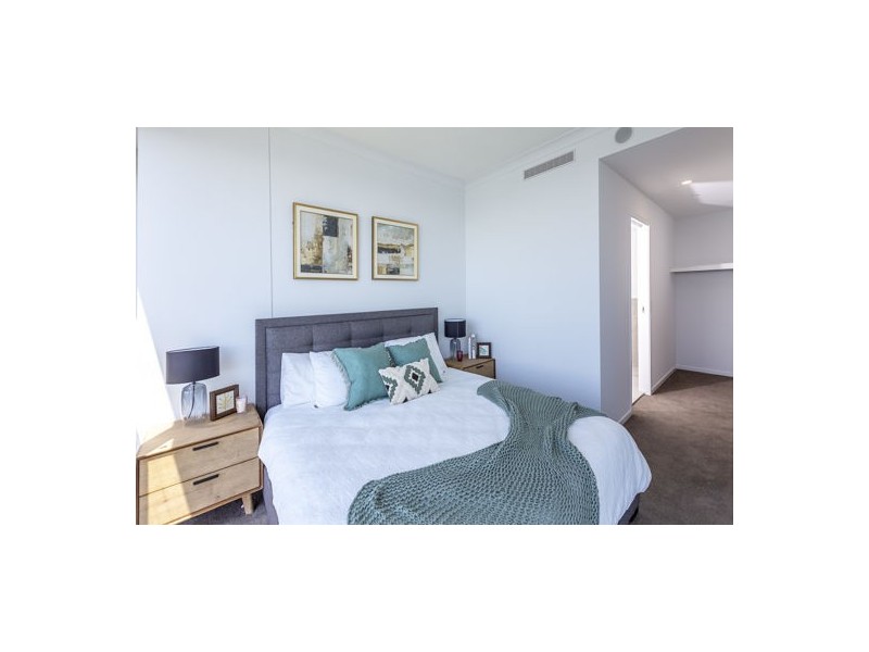 372 Marine Parade, Labrador QLD 4215