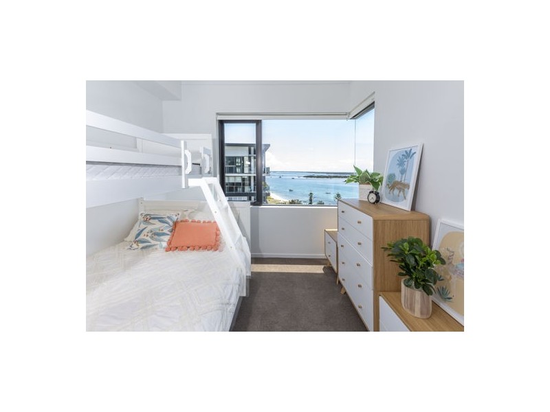 372 Marine Parade, Labrador QLD 4215
