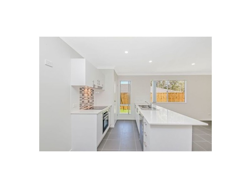 42 Harvard Street, Pimpama QLD 4209