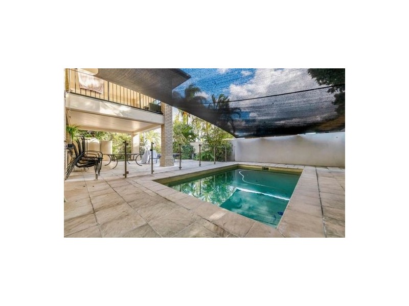 34 Bermuda St, Broadbeach Waters QLD 4218