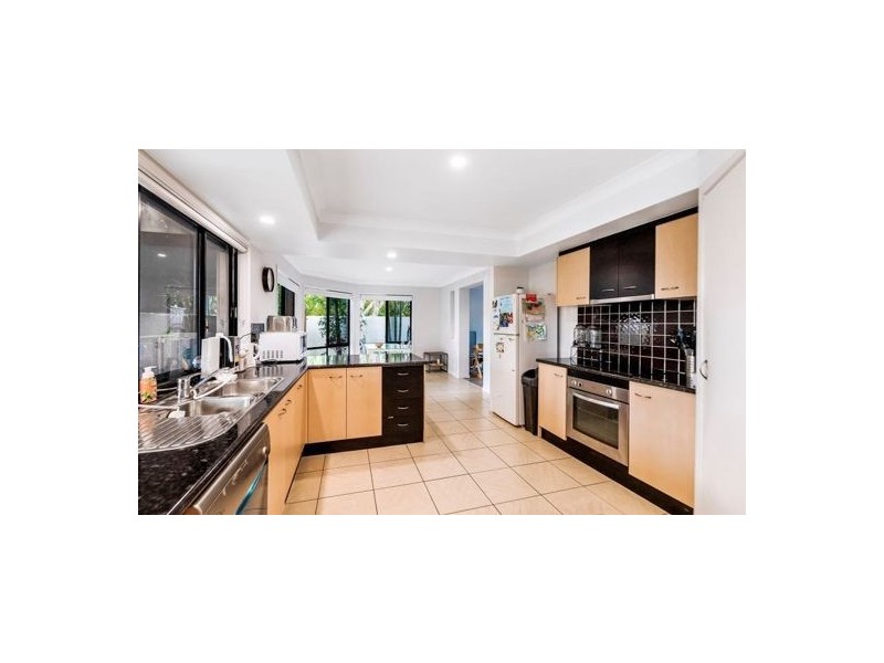 34 Bermuda St, Broadbeach Waters QLD 4218