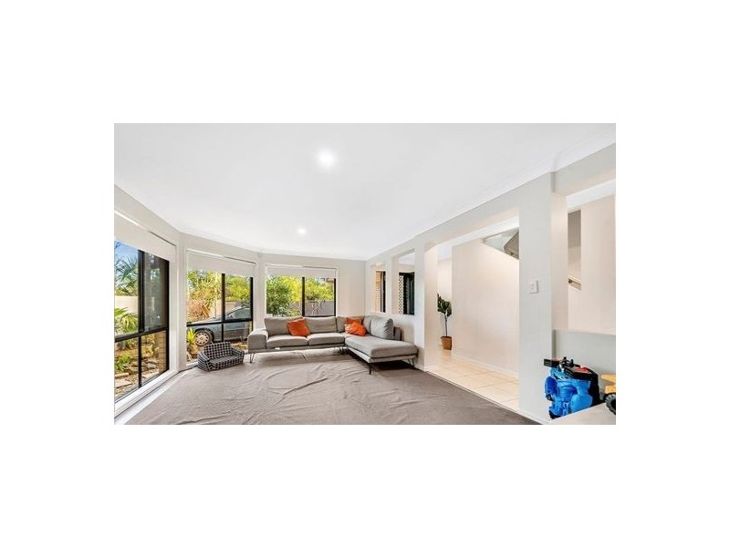 34 Bermuda St, Broadbeach Waters QLD 4218