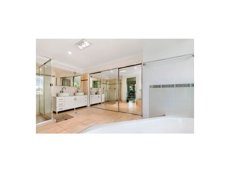 34 Bermuda St, Broadbeach Waters QLD 4218