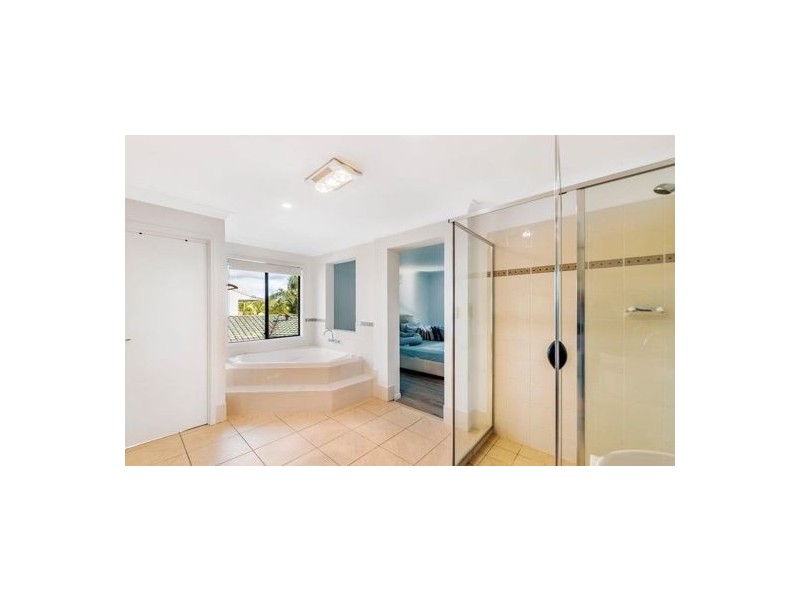 34 Bermuda St, Broadbeach Waters QLD 4218