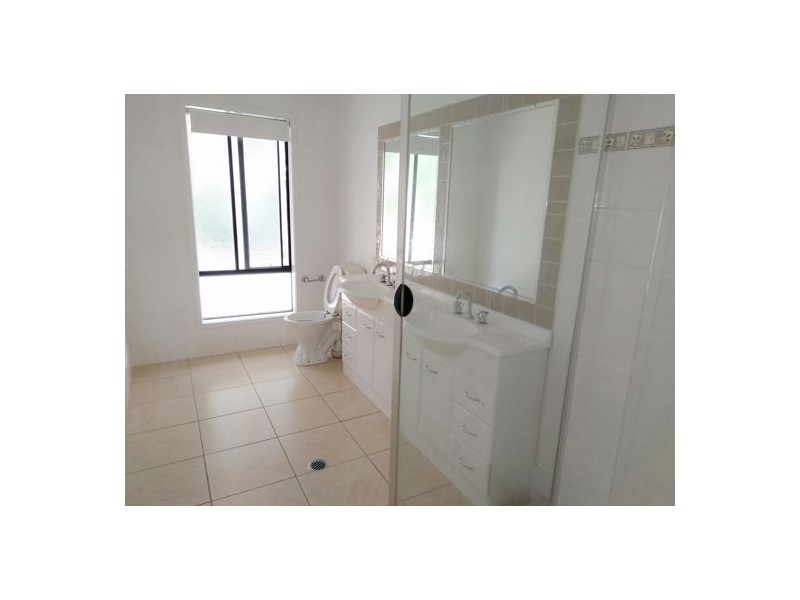 34 Bermuda St, Broadbeach Waters QLD 4218