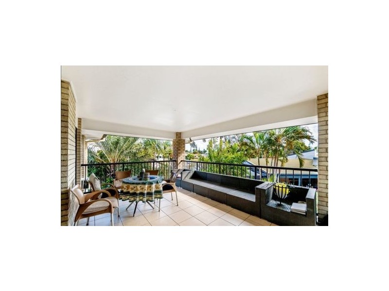 34 Bermuda St, Broadbeach Waters QLD 4218