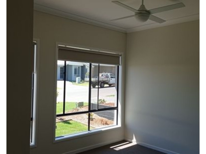 3 Spruce Circuit, Hillcrest QLD 4118