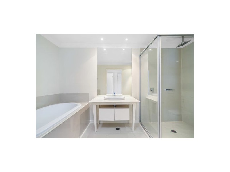 131 North Hill Drive, Robina QLD 4226