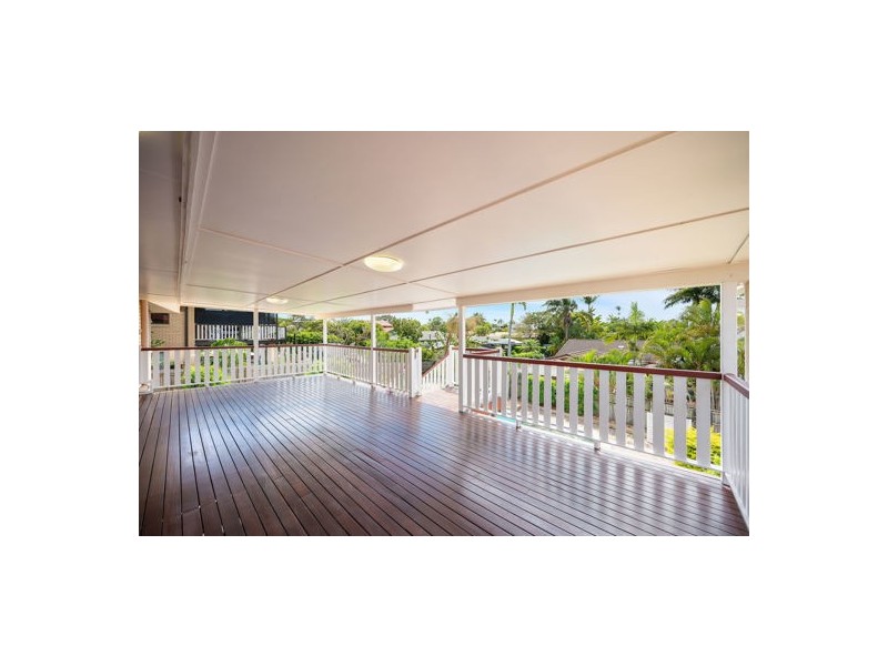 5 whitecastle street, Carindale QLD 4152