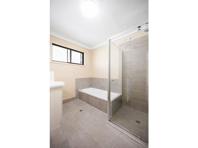 5 whitecastle street, Carindale QLD 4152