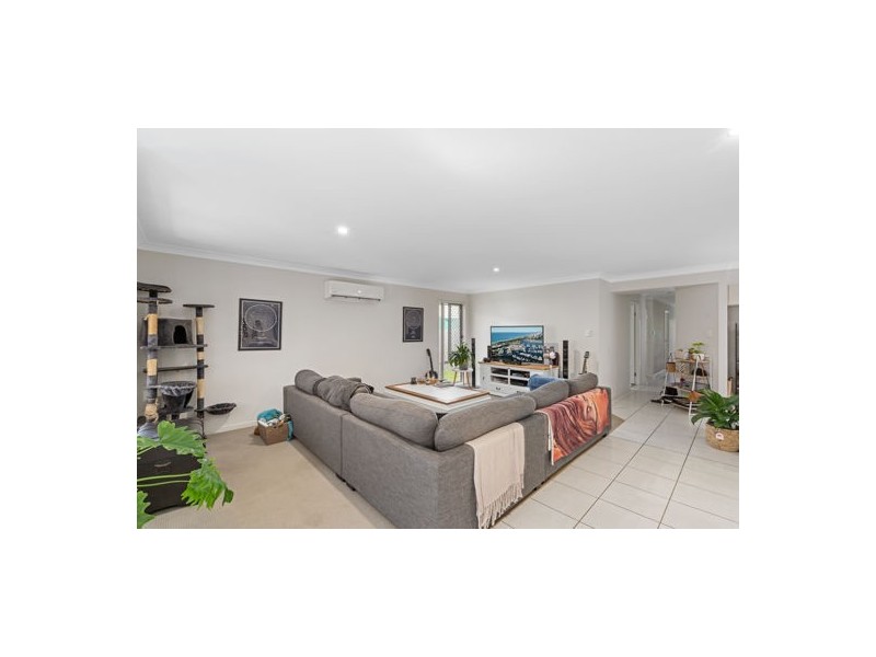 8 Hillsborough Place, Pimpama QLD 4209