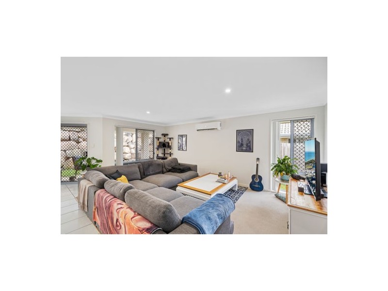 8 Hillsborough Place, Pimpama QLD 4209