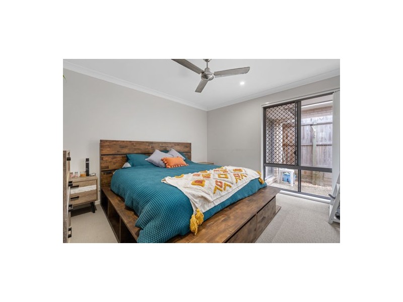 8 Hillsborough Place, Pimpama QLD 4209