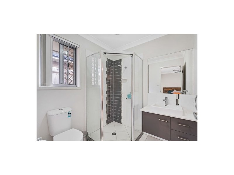 8 Hillsborough Place, Pimpama QLD 4209