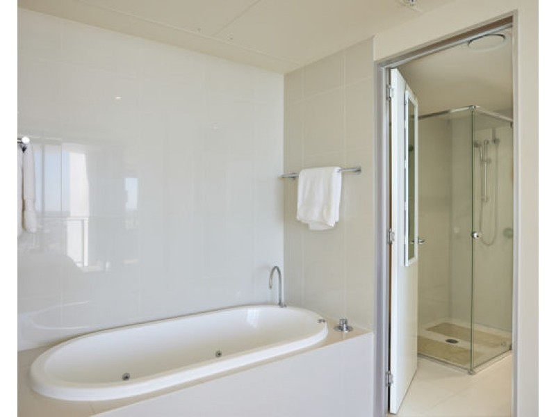 03 4 wahroonga place, Surfers Paradise QLD 4217