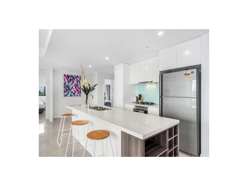 186/181 Clarence Rd, Indooroopilly QLD 4068
