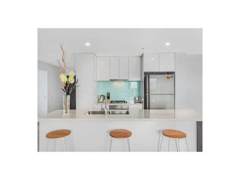 186/181 Clarence Rd, Indooroopilly QLD 4068