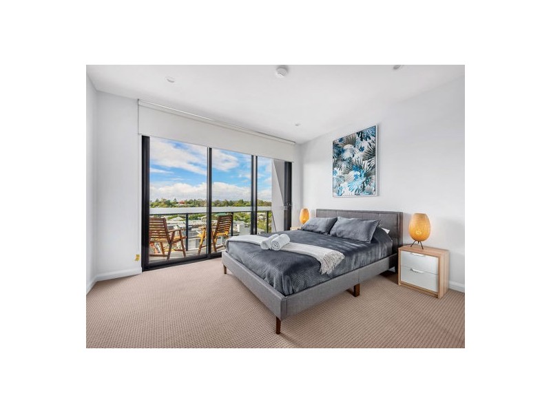 186/181 Clarence Rd, Indooroopilly QLD 4068