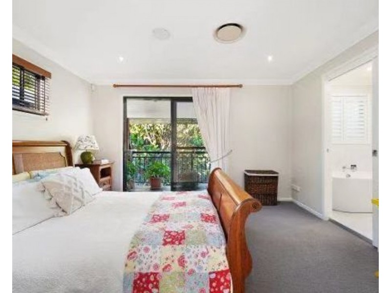 23 Burns Street, Indooroopilly QLD 4068