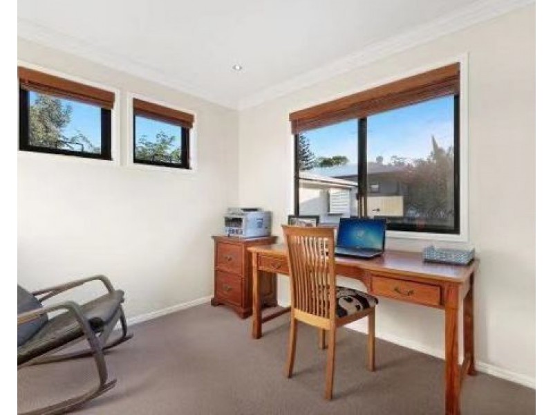 23 Burns Street, Indooroopilly QLD 4068