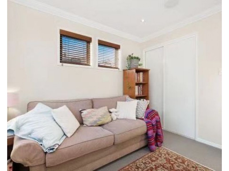 23 Burns Street, Indooroopilly QLD 4068