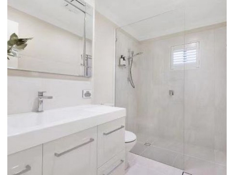 23 Burns Street, Indooroopilly QLD 4068
