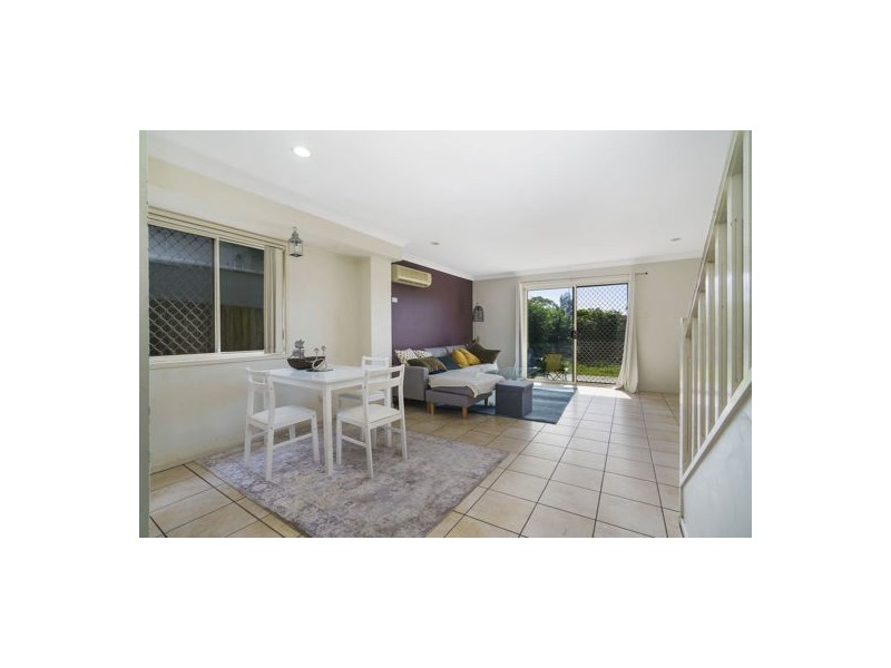 8/11 Earnshaw st, Calamvale QLD 4116