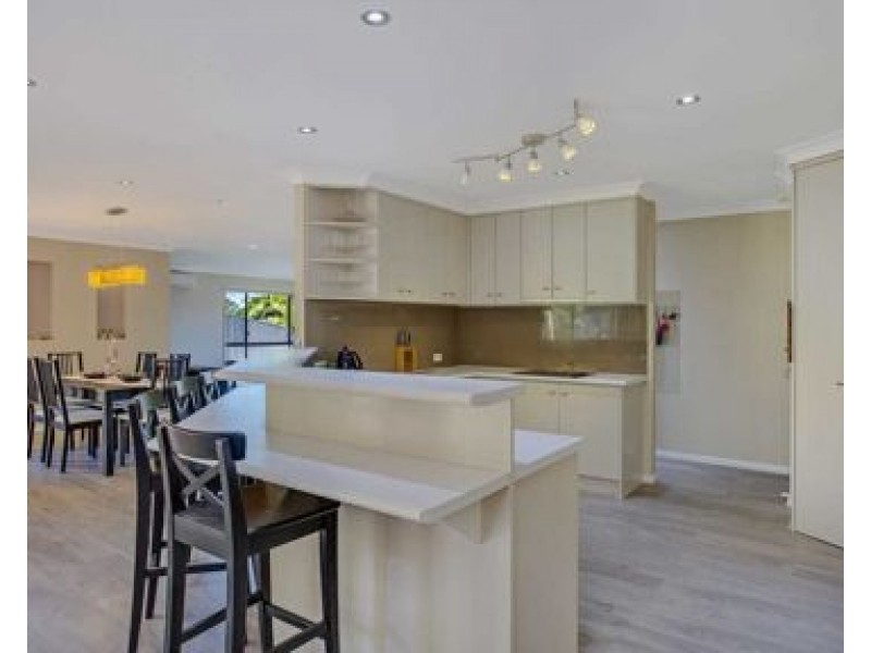 127 Camberwell Circuit, Robina QLD 4226