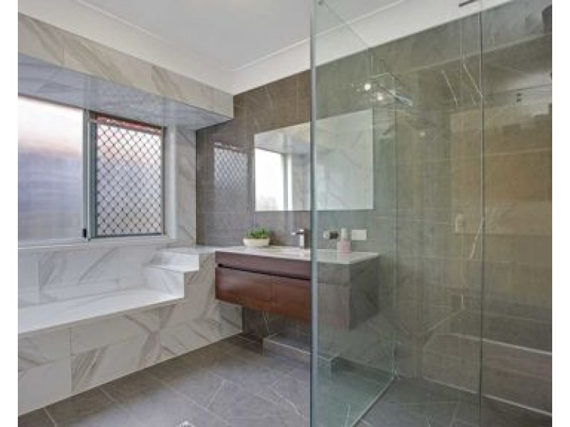 127 Camberwell Circuit, Robina QLD 4226