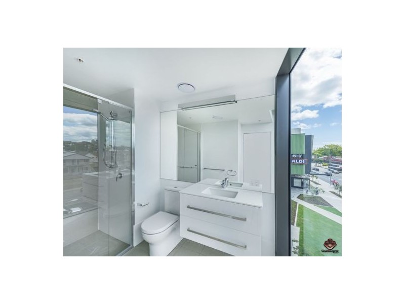 30708/300 Old Cleveland Road, Coorparoo QLD 4151