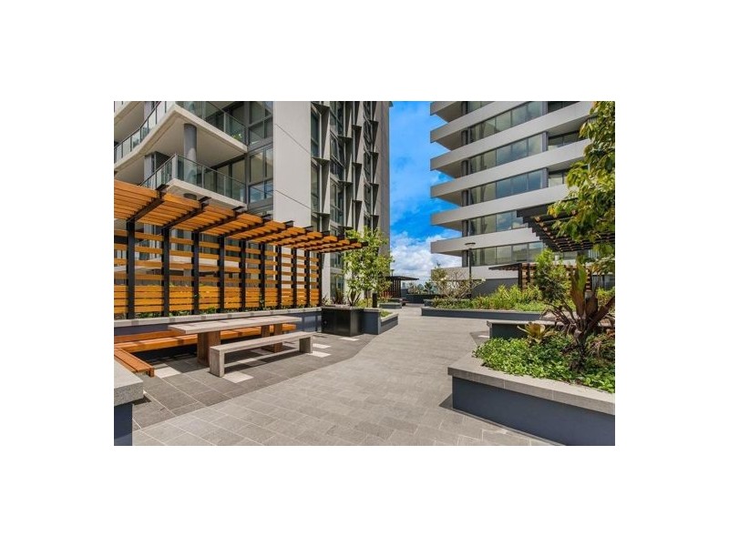 30708/300 Old Cleveland Road, Coorparoo QLD 4151