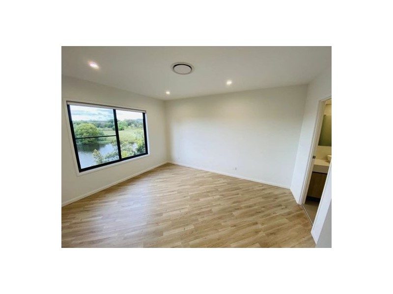 5/88 Glades Drive, Robina QLD 4226