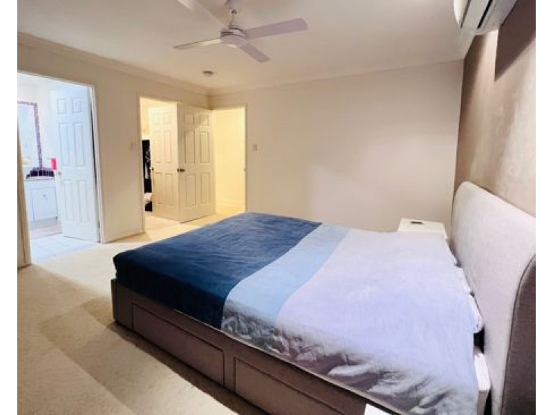 6 Maltravers Drive, Arundel QLD 4214