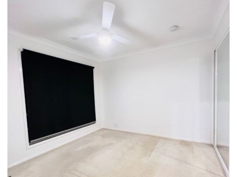 6 Maltravers Drive, Arundel QLD 4214