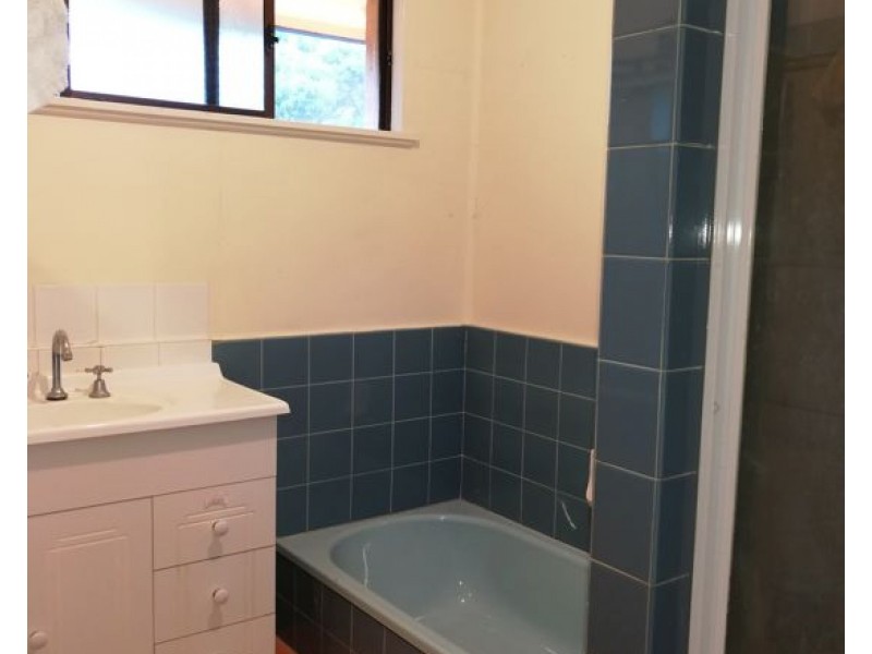 1 Woolley St, Taringa QLD 4068