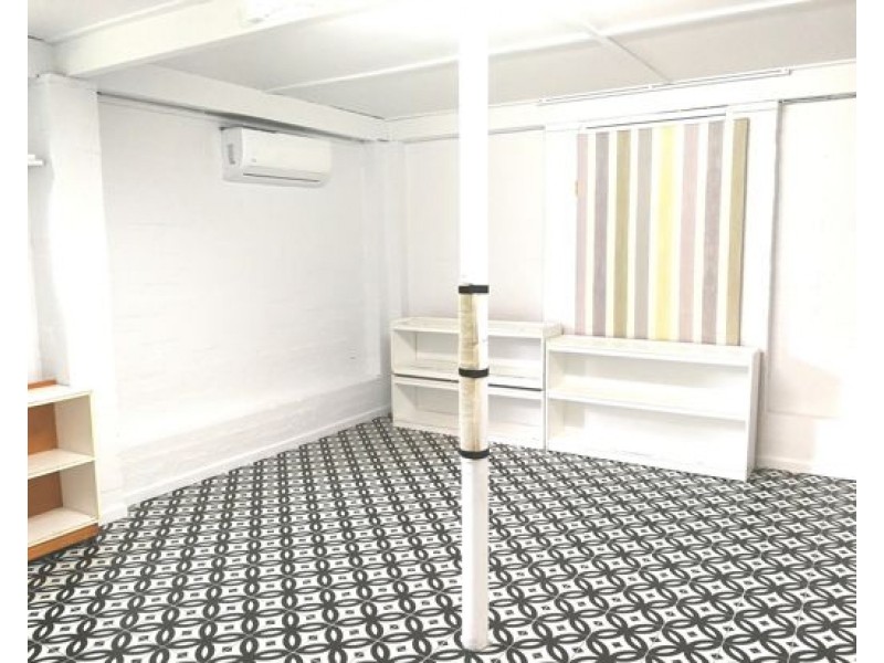 1 Woolley St, Taringa QLD 4068