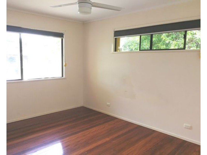 1 Woolley St, Taringa QLD 4068