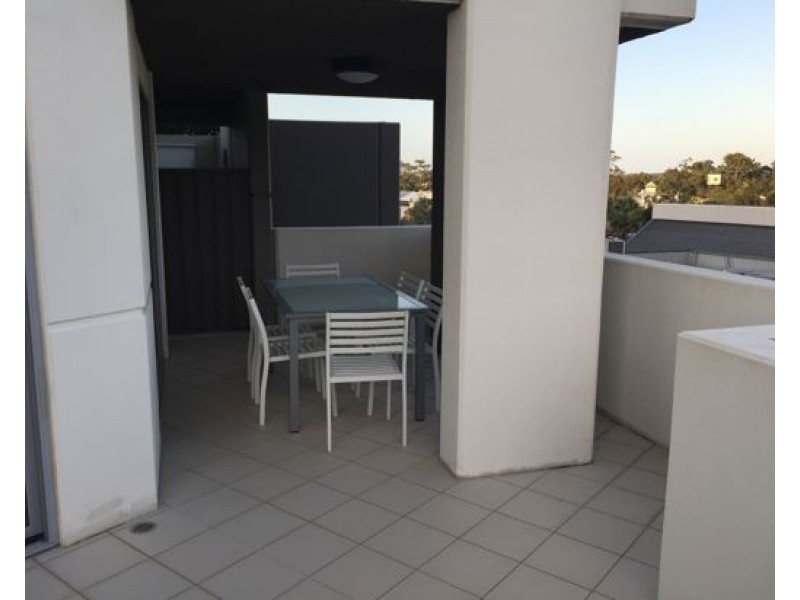 Room-1 2103/111 Lindfield road, Helensvale QLD 4212