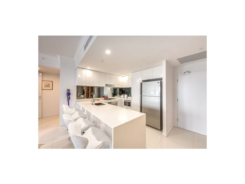 1307/5 Harbour Side Court, Biggera Waters QLD 4216