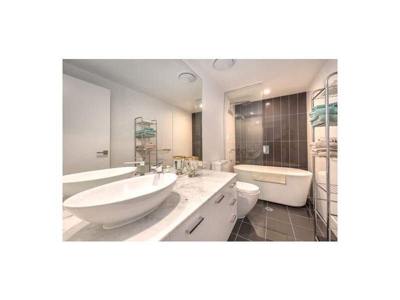 1307/5 Harbour Side Court, Biggera Waters QLD 4216